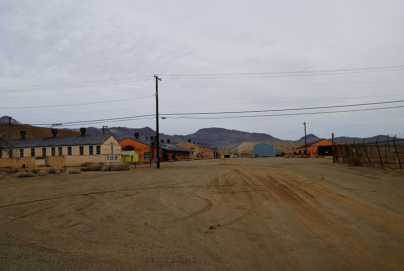 800pxAnaconda_mine_facilities,_Yerington,_Nevada