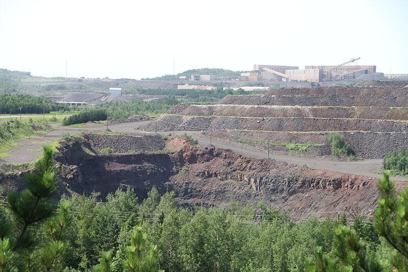 800pxMountain_Iron_taconite_mine_IMG_1486_Minnitac Mineral