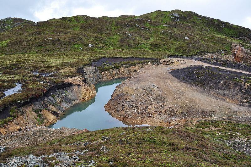 800px Abandoned open pit baryte mine at Ben Eagach near Aberfeldy Perthshire Scotland