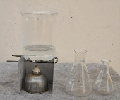Boil nitric acid with 70-90 degree