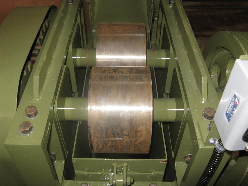 laboratory roll crusher