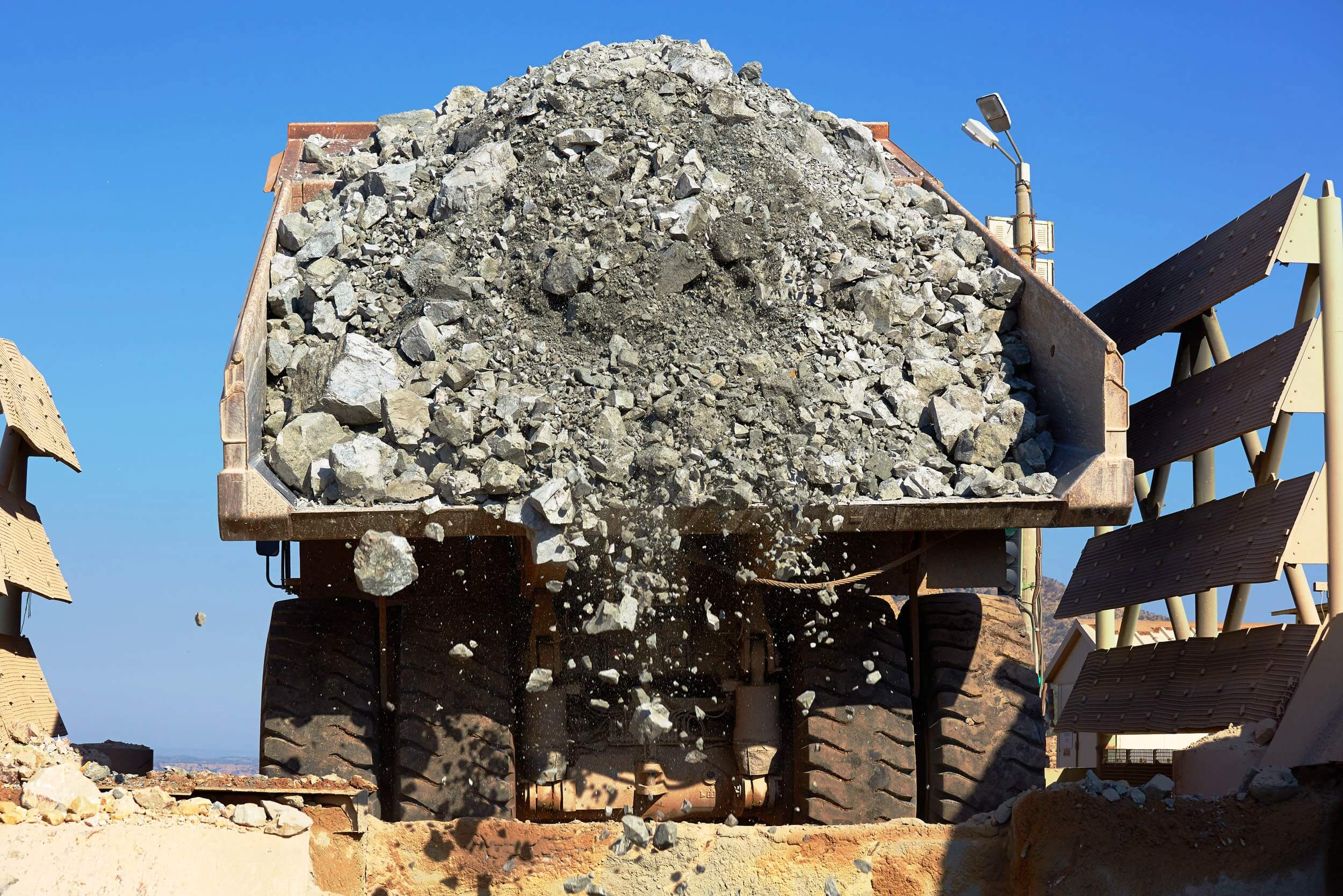 Crushing Plant Surge Bins VS Stockpiles