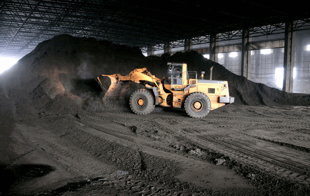 metal_concentrate_being_loaded