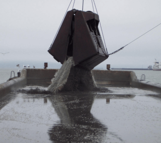 clamshell dredge