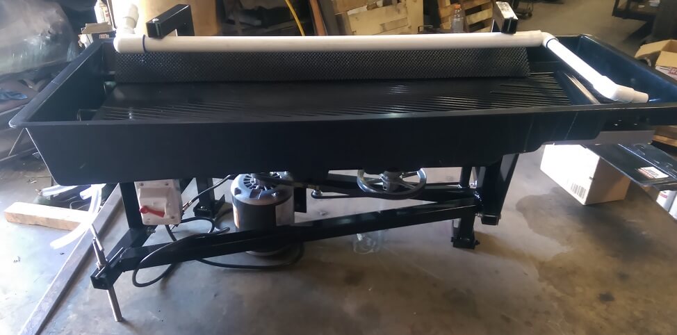 shaker table (2) shaker table (2)