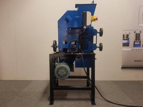 laboratory jaw crusher (3) laboratory jaw crusher (3)