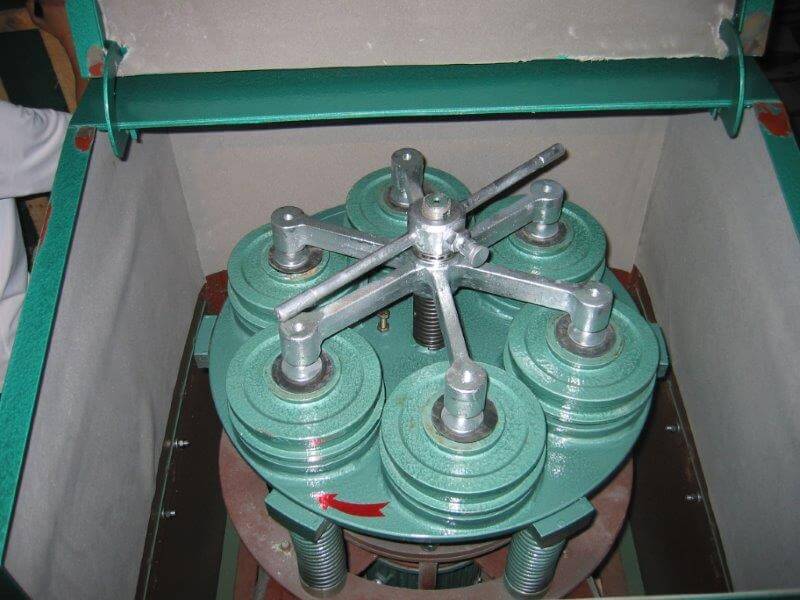 laboratory ring & puck pulverizer (8) laboratory ring & puck pulverizer (8)