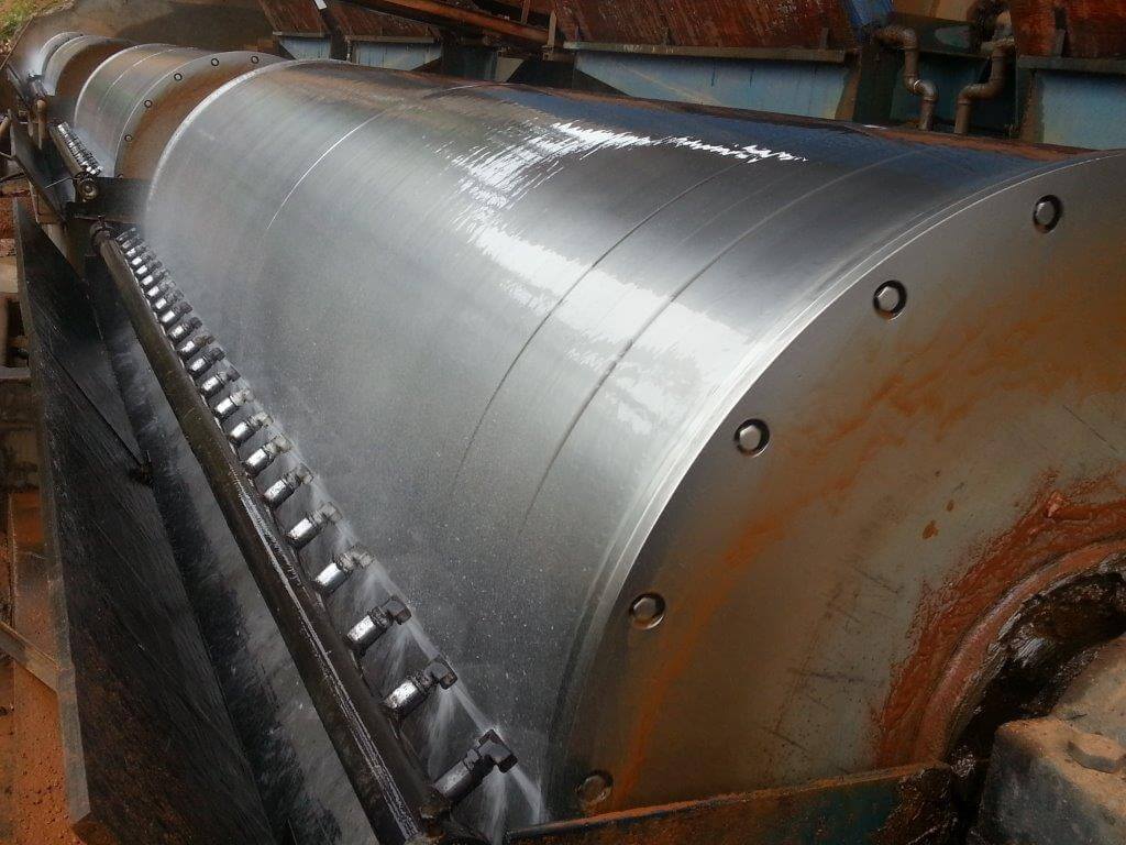 wet drum magnetic separator (12)