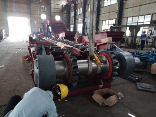 plate feeders (18) plate feeders (18)