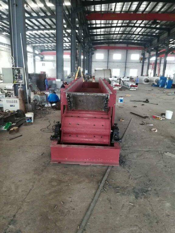 plate feeders (22) plate feeders (22)
