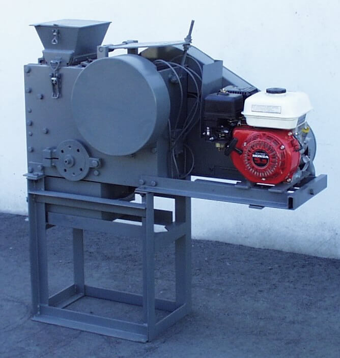 portable rock crusher with gasoline motor (1) portable rock crusher with gasoline motor (1)